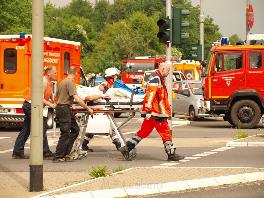 Schwerer Unfall mit Reisebus Lohmar Donrather Dreieck P178.JPG